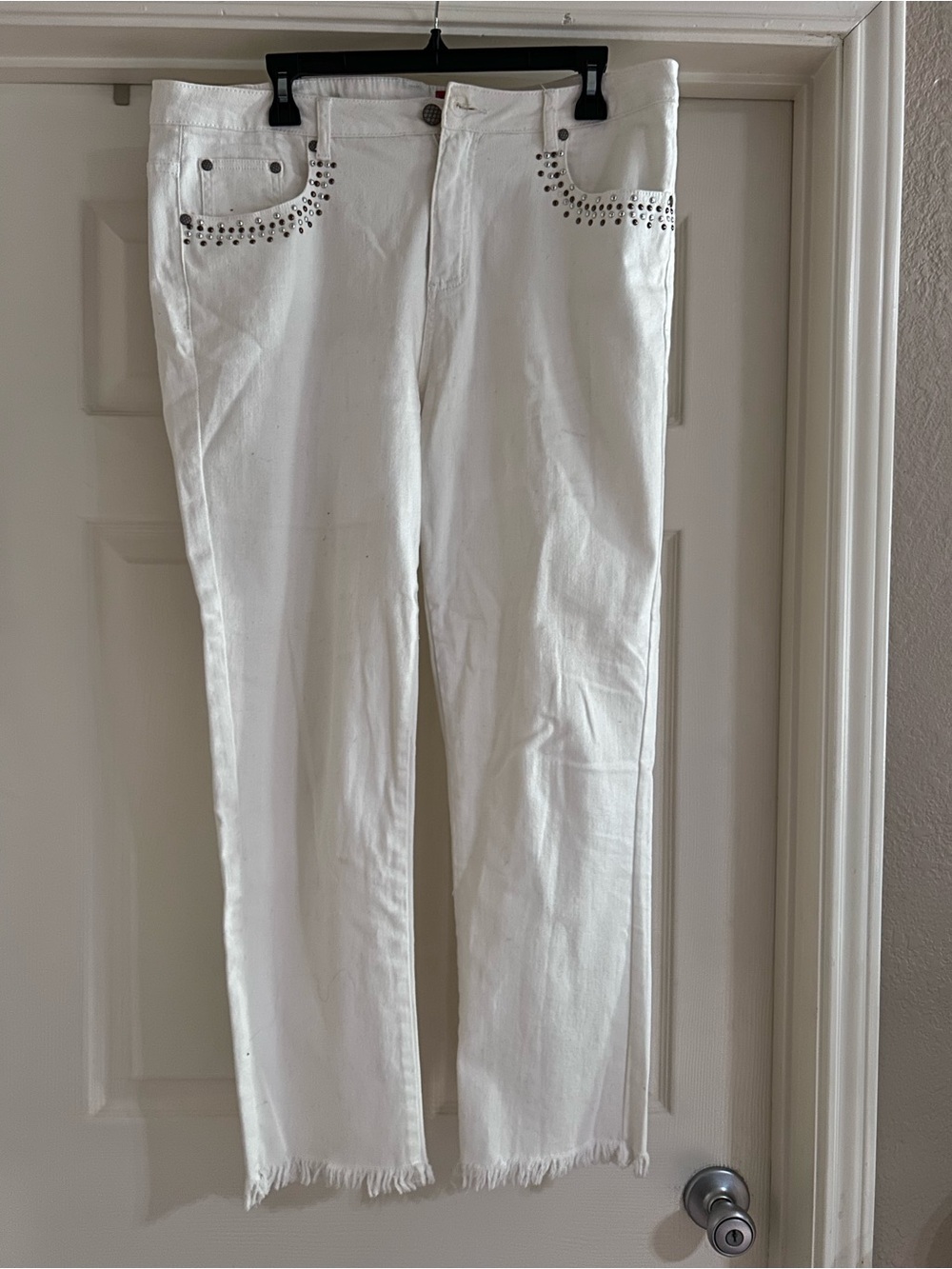 Ladies Size 16 V Cristina white dressy jeans